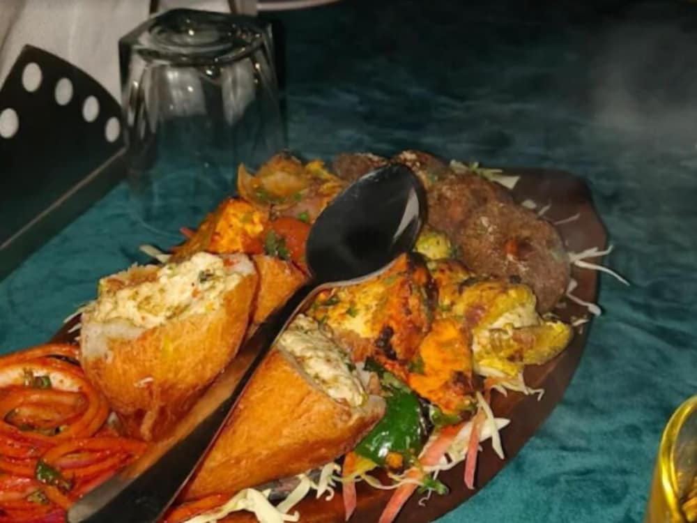 hotel the crystal park