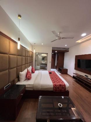 hotel the crystal park