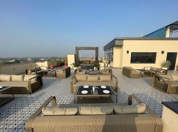 hotel the crystal park