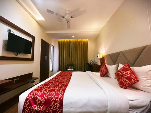 hotel the crystal park