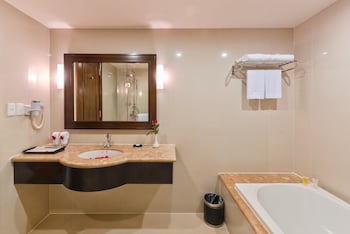 muong thanh holiday hue hotel