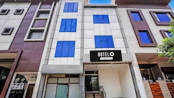 hotel r k palace agra