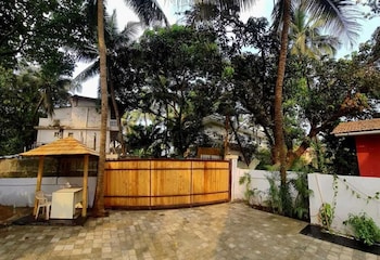 Omnia By The Sea,,2 star