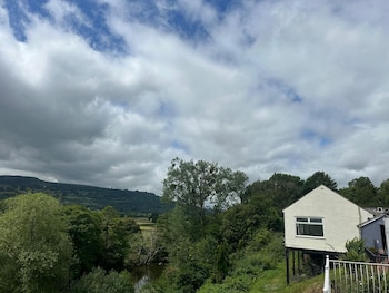 roadhouse llanwenarth