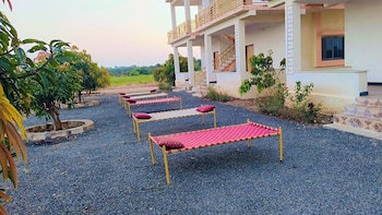 gir rajwadi farm and resort