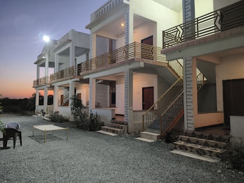 gir rajwadi farm and resort