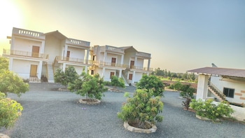 gir rajwadi farm and resort