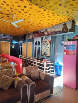 hotel vivek guptkashi