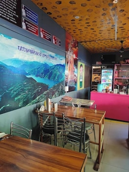 hotel vivek guptkashi