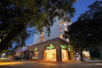 lemon tree hotel erode