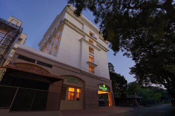 lemon tree hotel erode