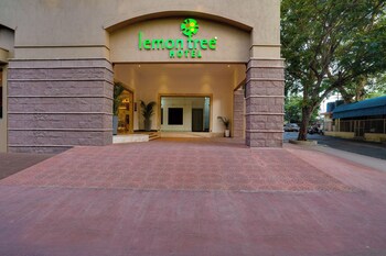 lemon tree hotel erode