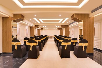 lemon tree hotel erode