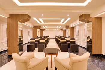 lemon tree hotel erode