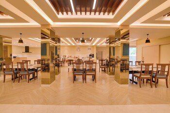 lemon tree hotel erode