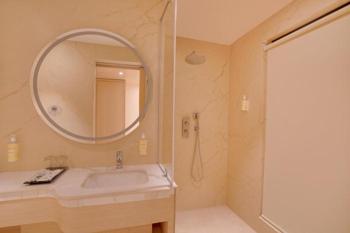 lemon tree hotel erode