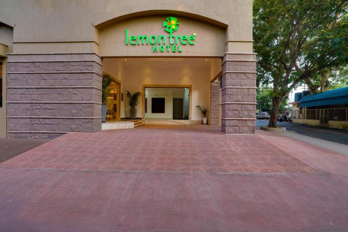 lemon tree hotel erode