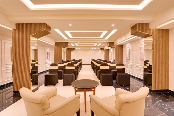 lemon tree hotel erode