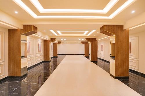 lemon tree hotel erode