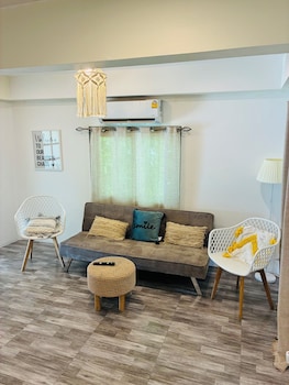 Oceanfront Villa At Bang Po Beach,,3 star