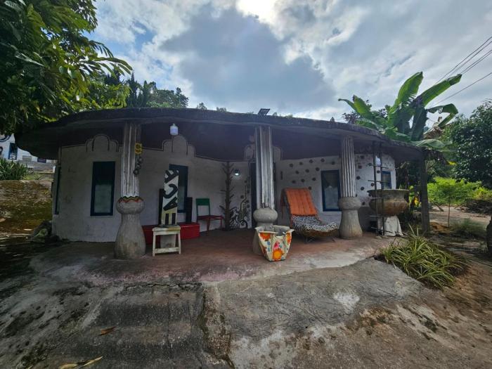 clay house chiang mai by alphatel