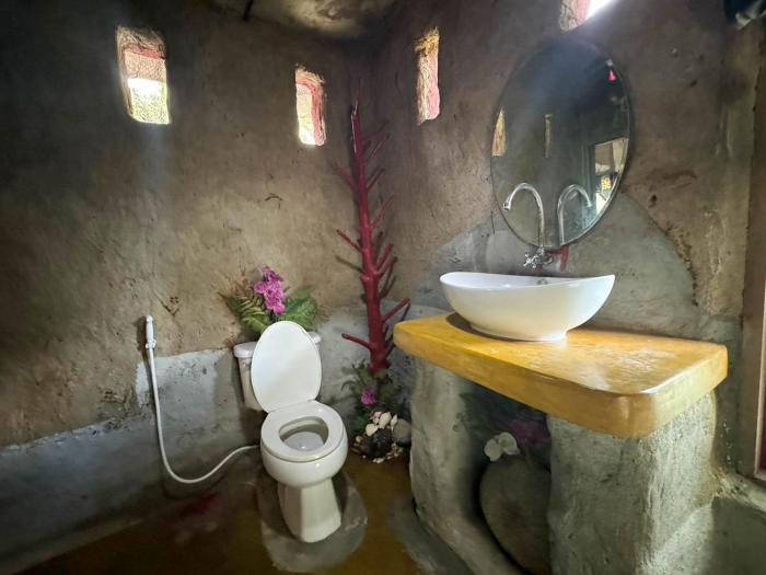 clay house chiang mai by alphatel