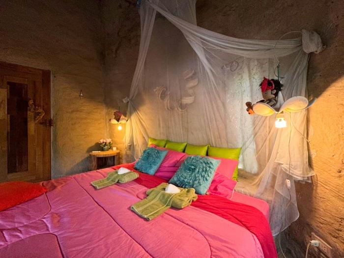 clay house chiang mai by alphatel