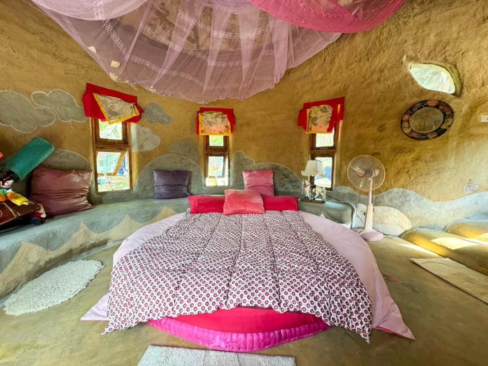 clay house chiang mai by alphatel