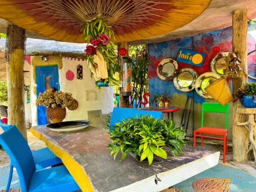 clay house chiang mai by alphatel