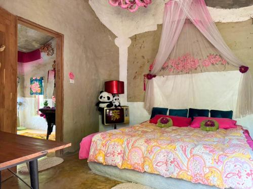 clay house chiang mai by alphatel