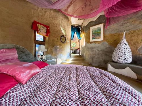 clay house chiang mai by alphatel