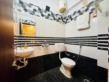 Hotel Golden Crystal,,2 star