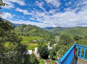 hotel mountain paradise barkot