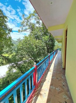 hotel mountain paradise barkot