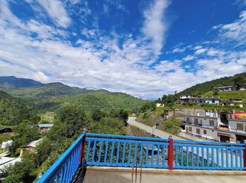 hotel mountain paradise barkot