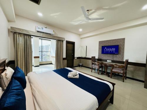 Col's Hotel Uphaar,,2 star