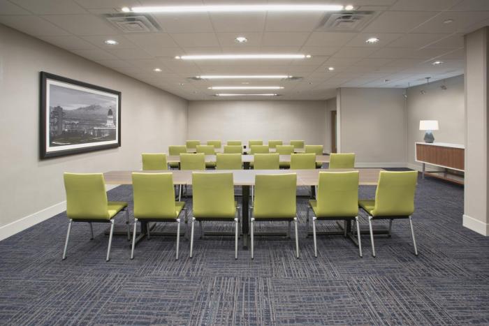 holiday inn express and suites indianapolis northwest by ihg