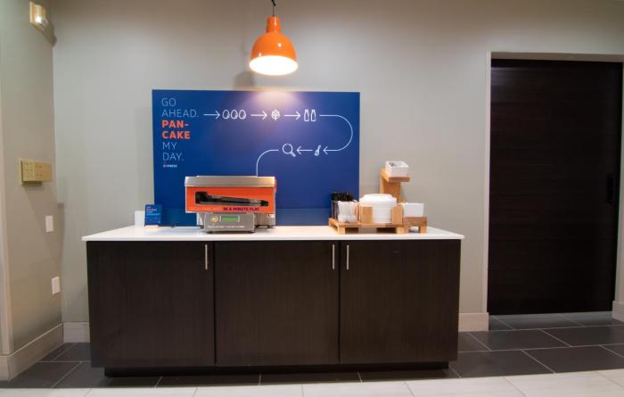 holiday inn express and suites indianapolis northwest by ihg