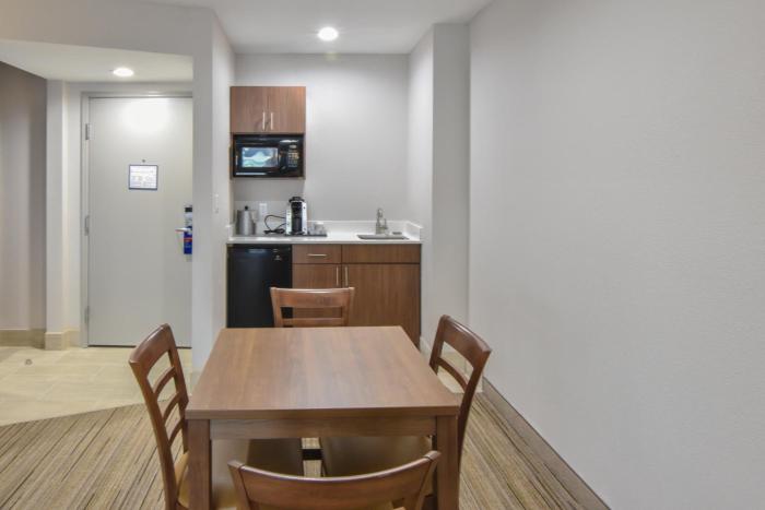 holiday inn express and suites indianapolis northwest by ihg