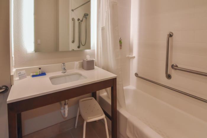 holiday inn express and suites indianapolis northwest by ihg