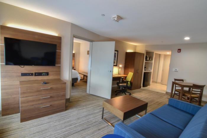 holiday inn express and suites indianapolis northwest by ihg