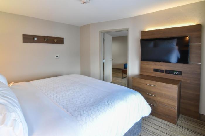 holiday inn express and suites indianapolis northwest by ihg