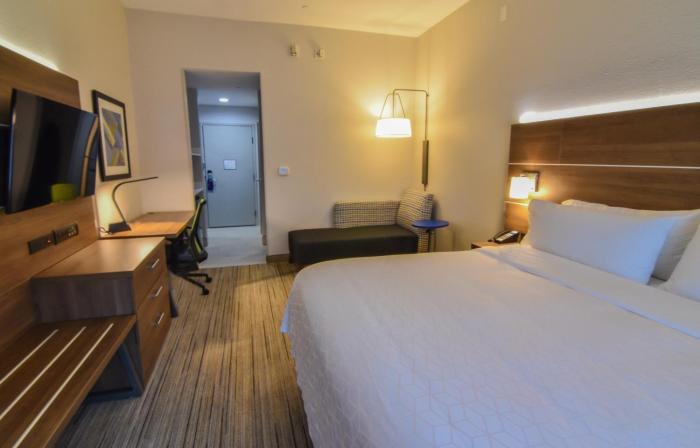 holiday inn express and suites indianapolis northwest by ihg