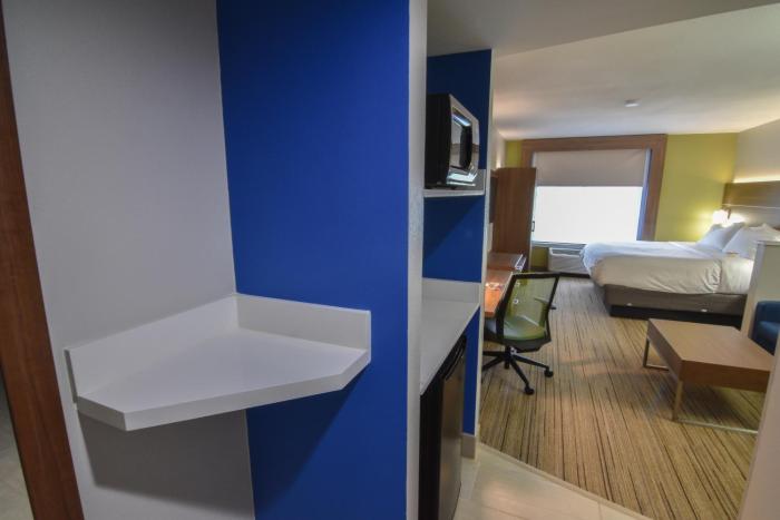 holiday inn express and suites indianapolis northwest by ihg
