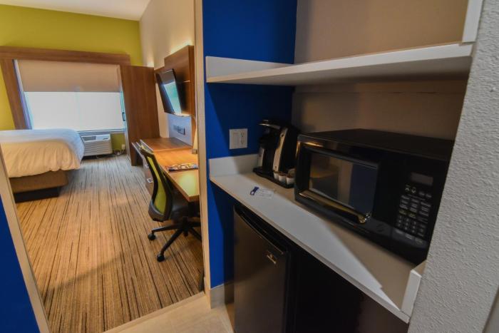 holiday inn express and suites indianapolis northwest by ihg