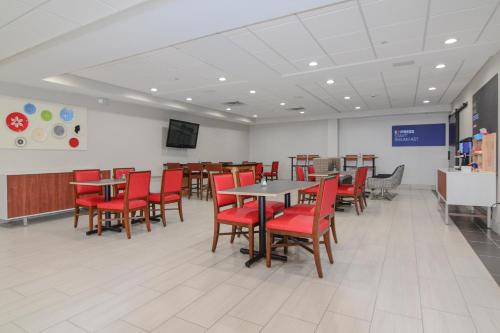 holiday inn express and suites indianapolis northwest by ihg