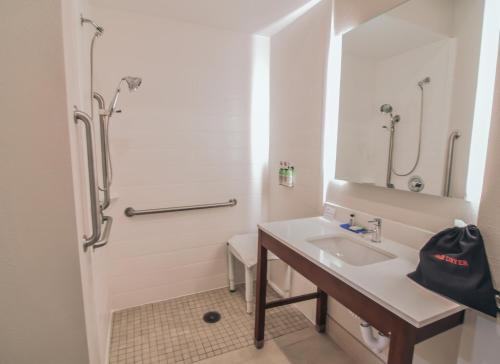 holiday inn express and suites indianapolis northwest by ihg