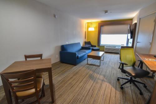 holiday inn express and suites indianapolis northwest by ihg