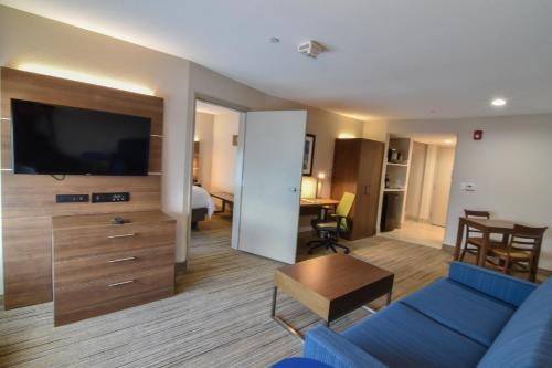 holiday inn express and suites indianapolis northwest by ihg
