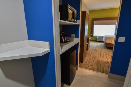 holiday inn express and suites indianapolis northwest by ihg